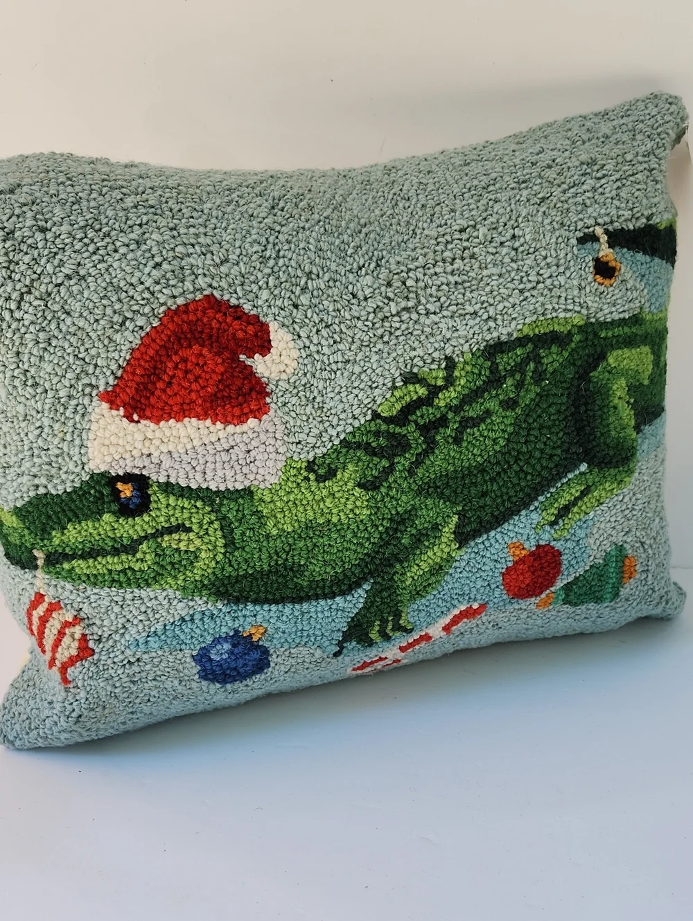NWT CHRISTMAS TRADITIONS ALLIGATOR THEME WOOL HOOKED THROW PILLOW